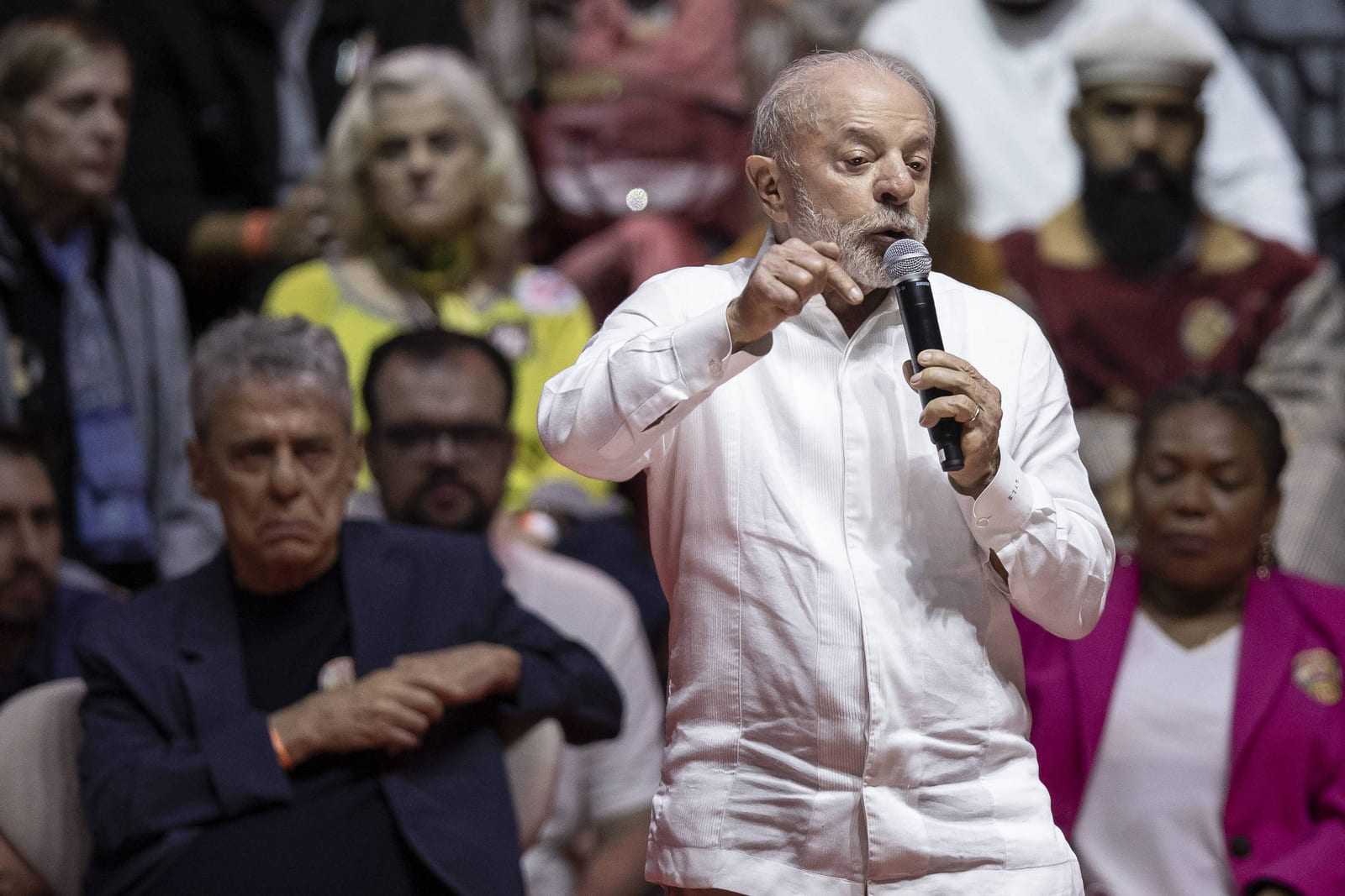 Campanha de Lula notifica Meta após suspensão de conta de anúncios no Facebook