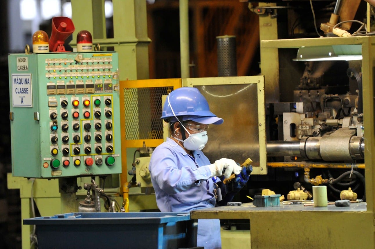 Exportações de máquinas crescem 5,5% em 2026