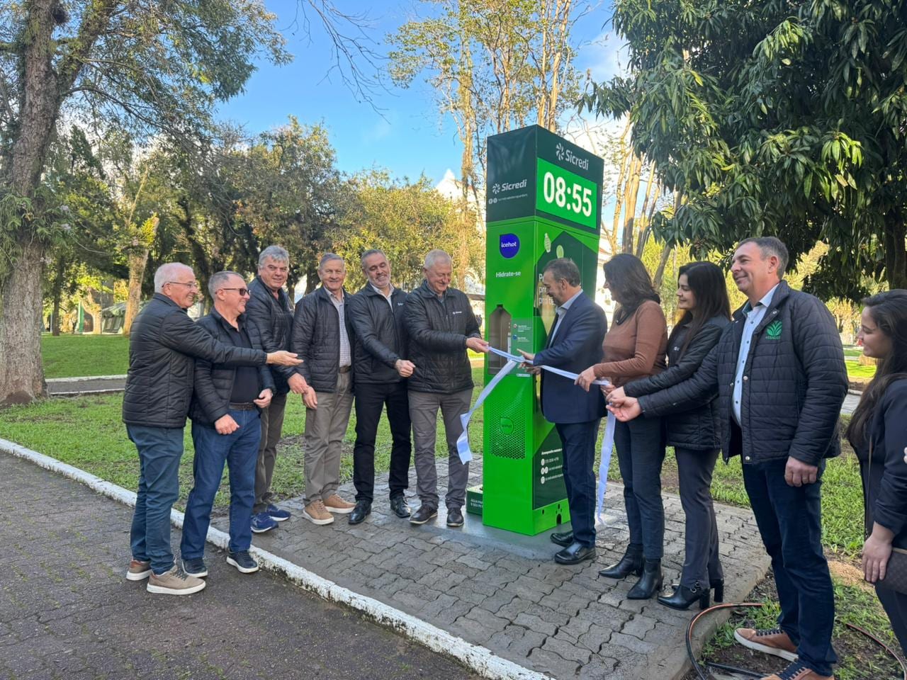 Sicredi inaugura estação de hidratação na Praça da Bandeira