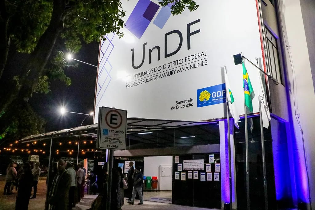 Andes-SN e SindUnDF cobram compromisso das candidaturas ao GDF