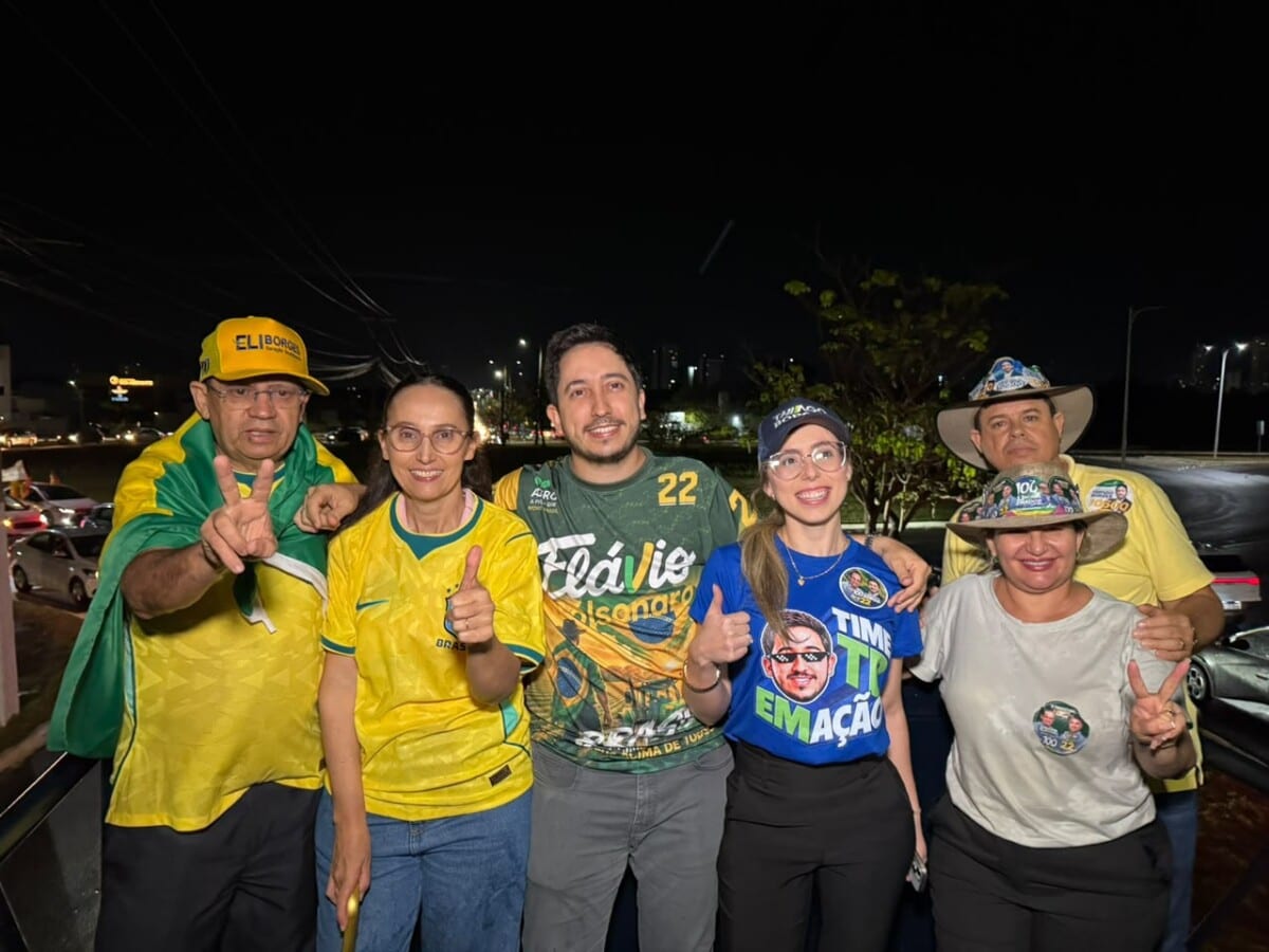Eli Borges reúne apoiadores em última carreata da direita em Palmas