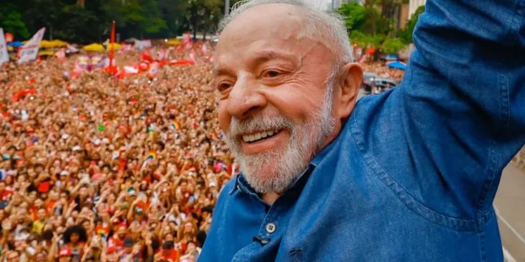 Lula supera Bolsonaro no índice de popularidade digital