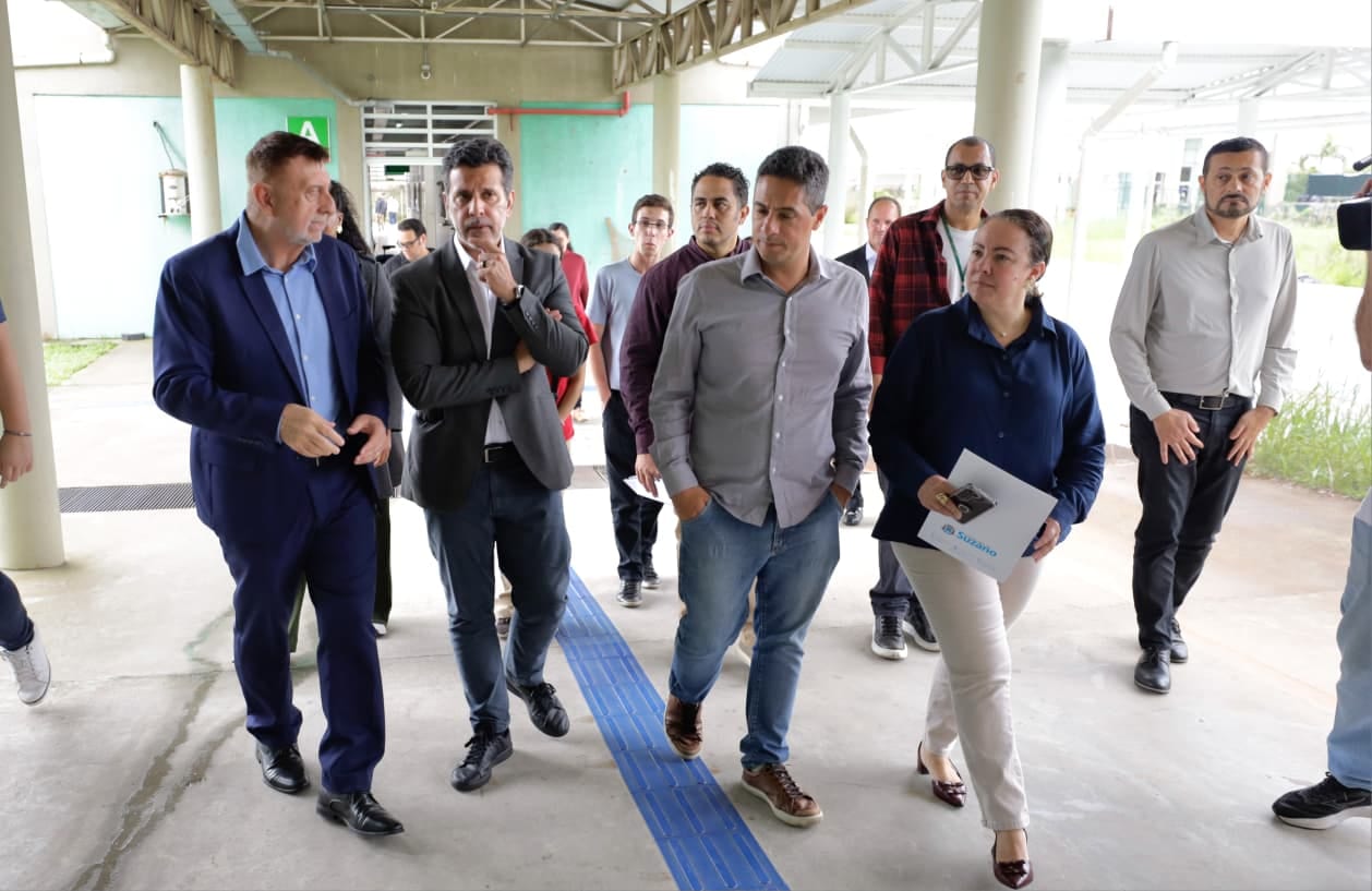 Suzano busca recursos federais para infraestrutura educacional e tecnologia