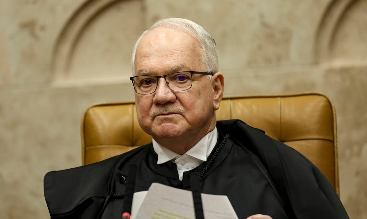Fachin devolve relatoria do caso do INSS a Mendonça e mantém Master