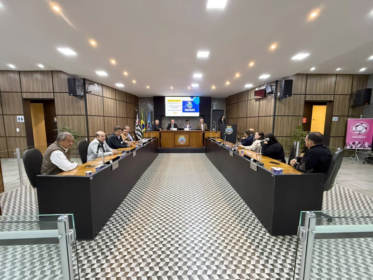 Câmara Municipal homenageia Luiz Carlos Mariotto e Leomir Baldissera com títulos de cidadão capão-bonitense