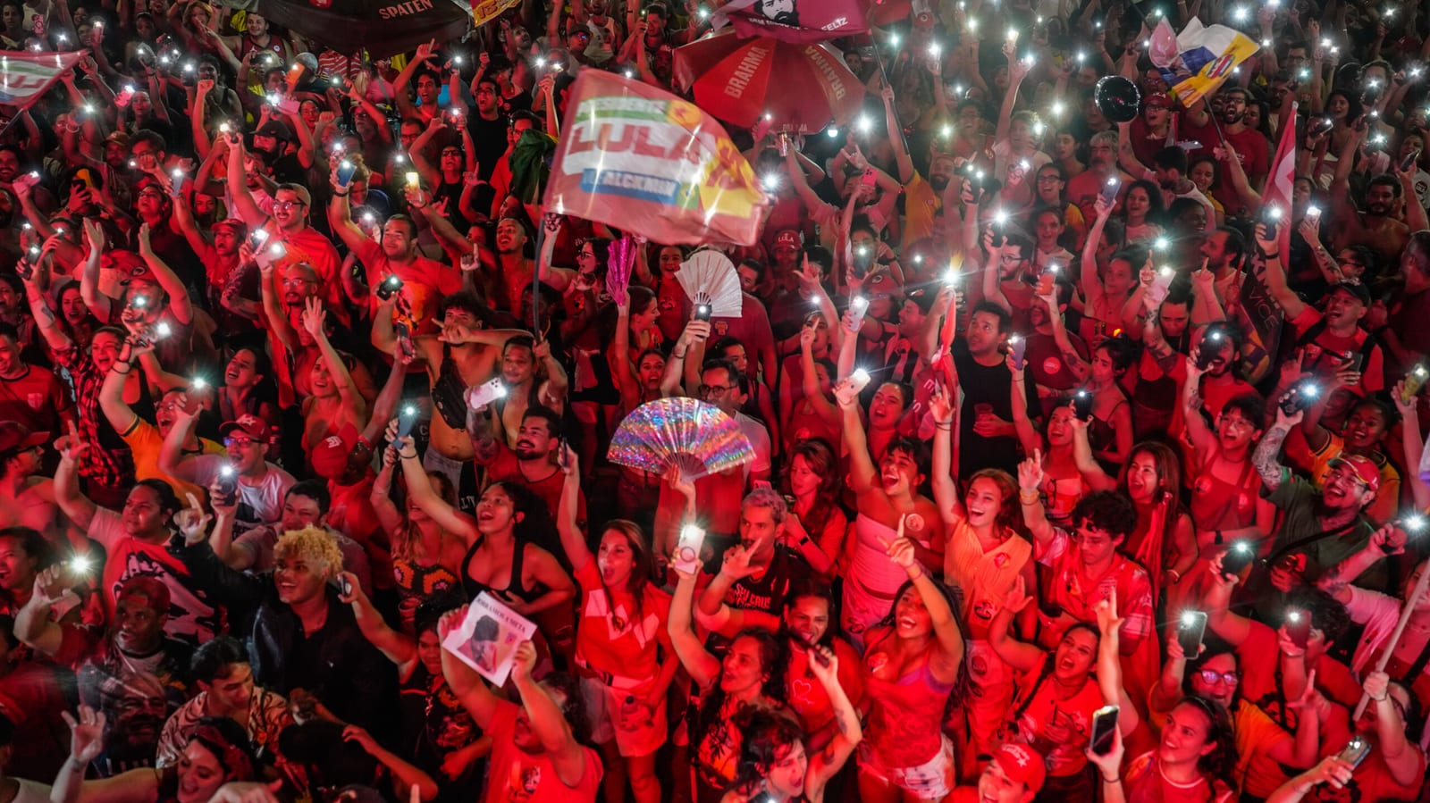 Lula conquista 4º mandato ao derrotar Flávio Bolsonaro em disputa acirrada