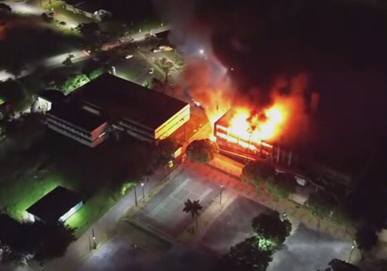 PF investiga se houve crime no incêndio que destruiu prédio da UFPE; reitor estima prejuízo de R$ 100 milhões: 'Perda ir