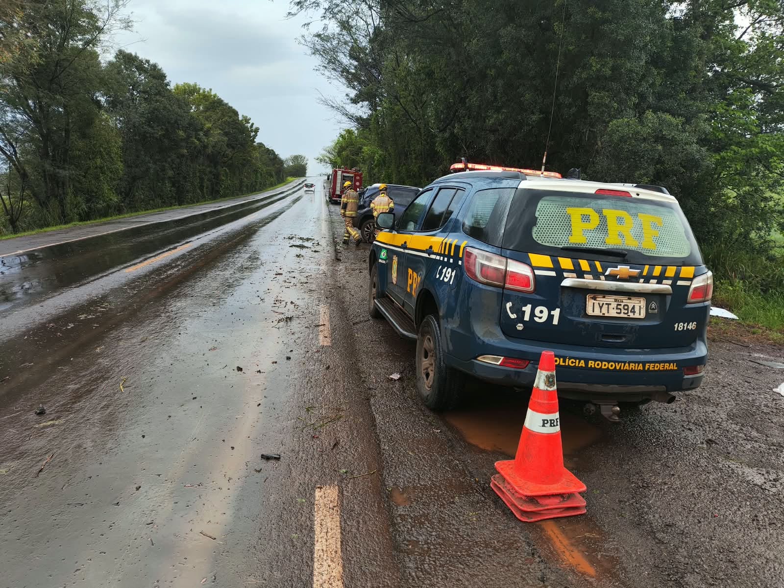 Homem de 70 anos morre em colisão frontal entre carro e caminhão na BR-158, em Pejuçara