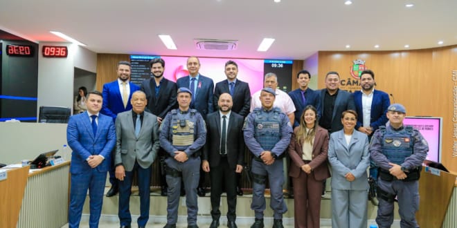 Câmara de Itapevi recebe comandante da Polícia Militar durante sessão ordinária