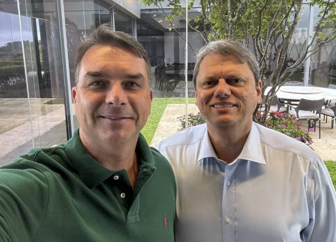 Tarcísio defende respeito às urnas após carta de Flávio Bolsonaro