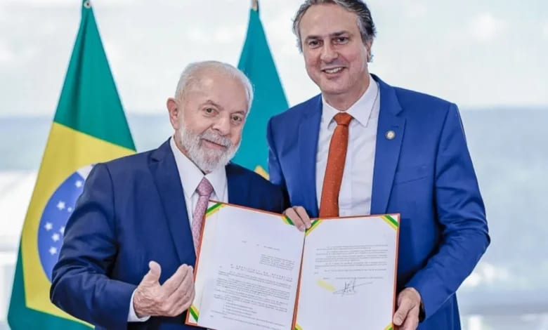 Governo federal planeja expandir programa Pé-de-meia para estudantes universitários