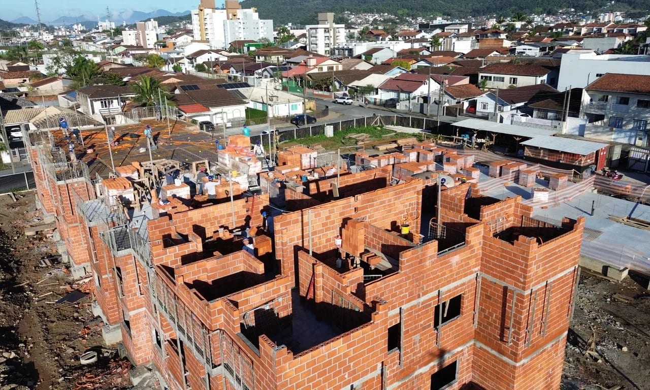 Residencial Areia Branca, no Jardim Iririú, terá seleção de 72 famílias