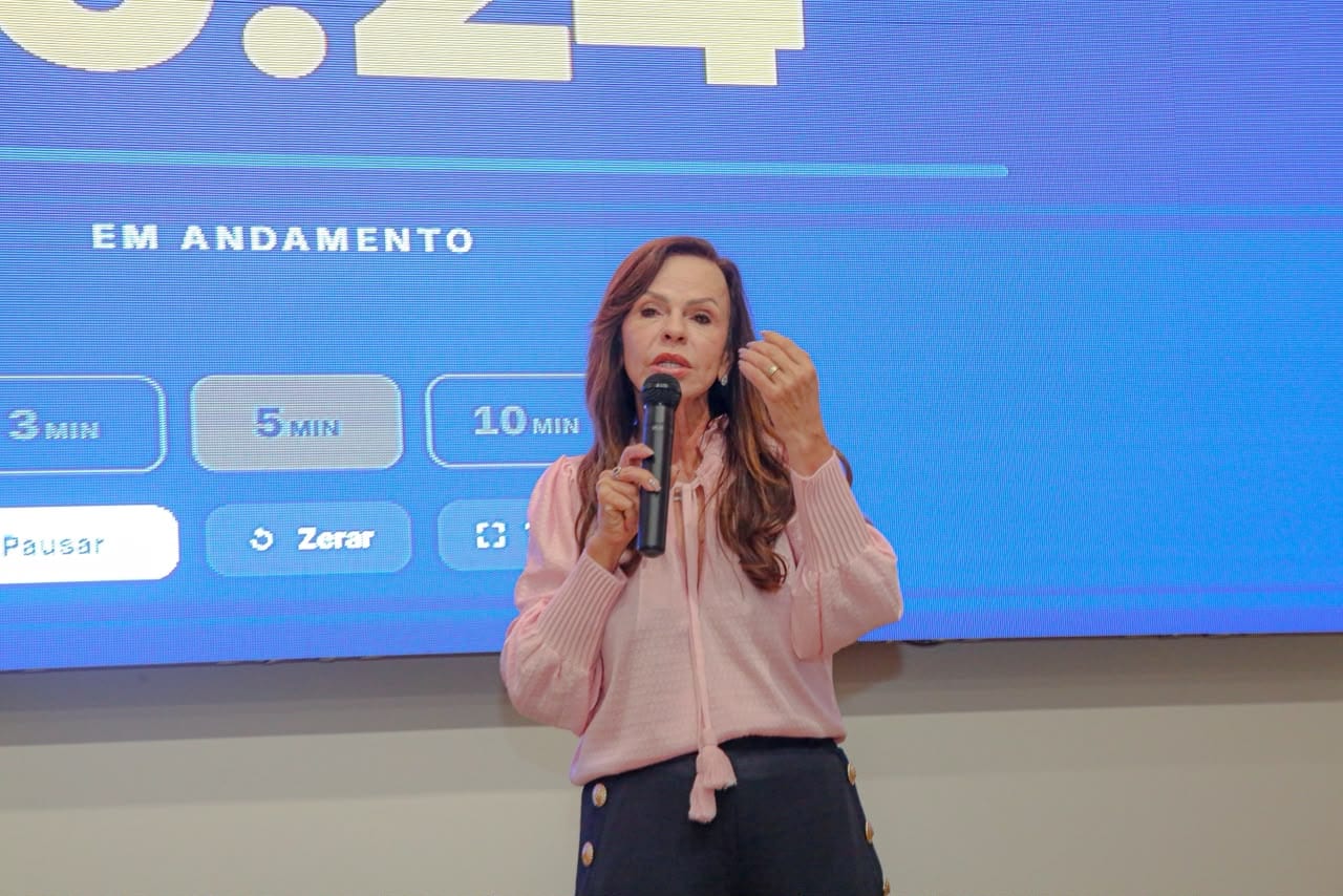 Menos burocracia e criação do Banco de Desenvolvimento: Professora Dorinha assume compromissos com empresários na Acipa