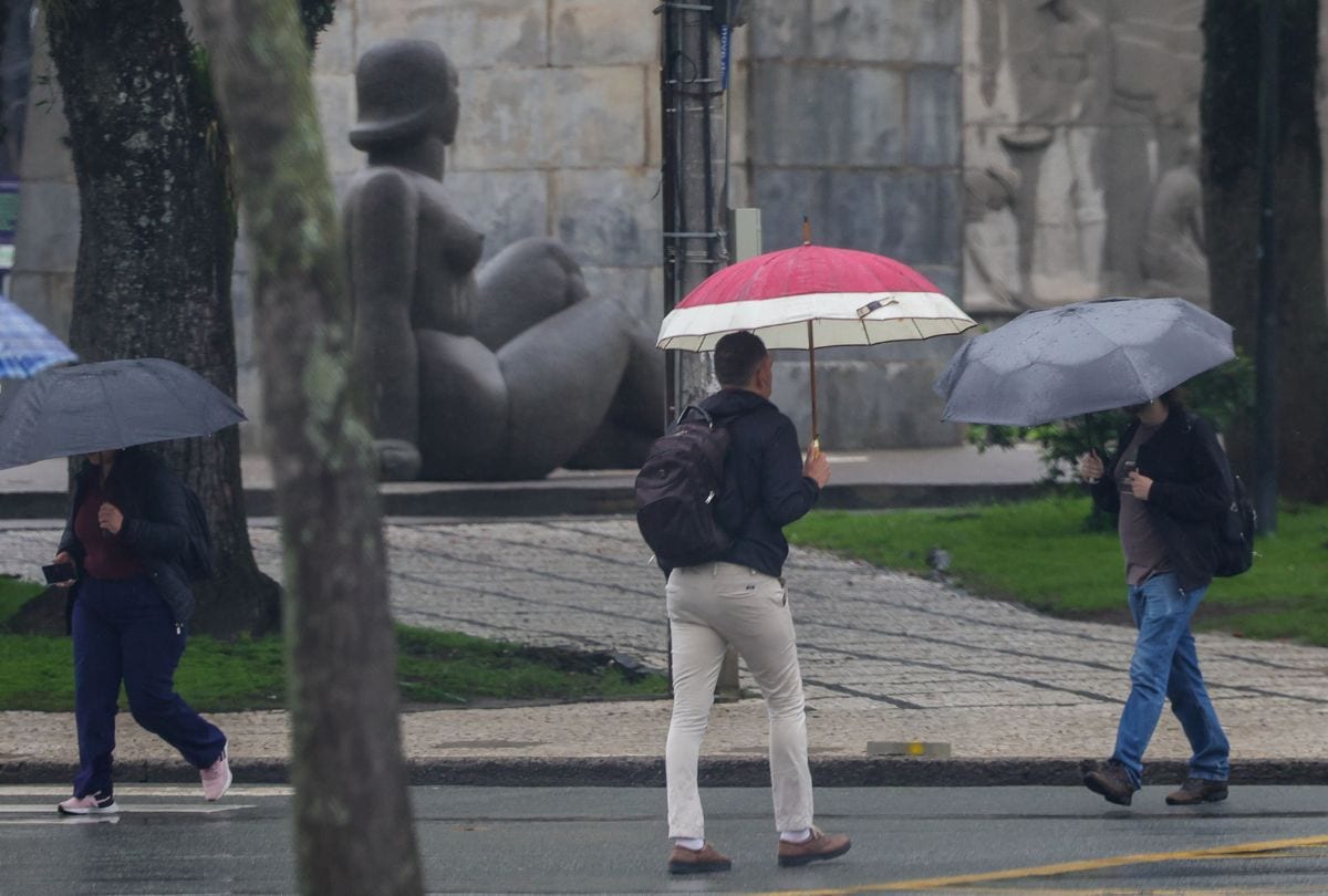 Segundo turno das Eleições 2026 terá chuva forte no Paraná