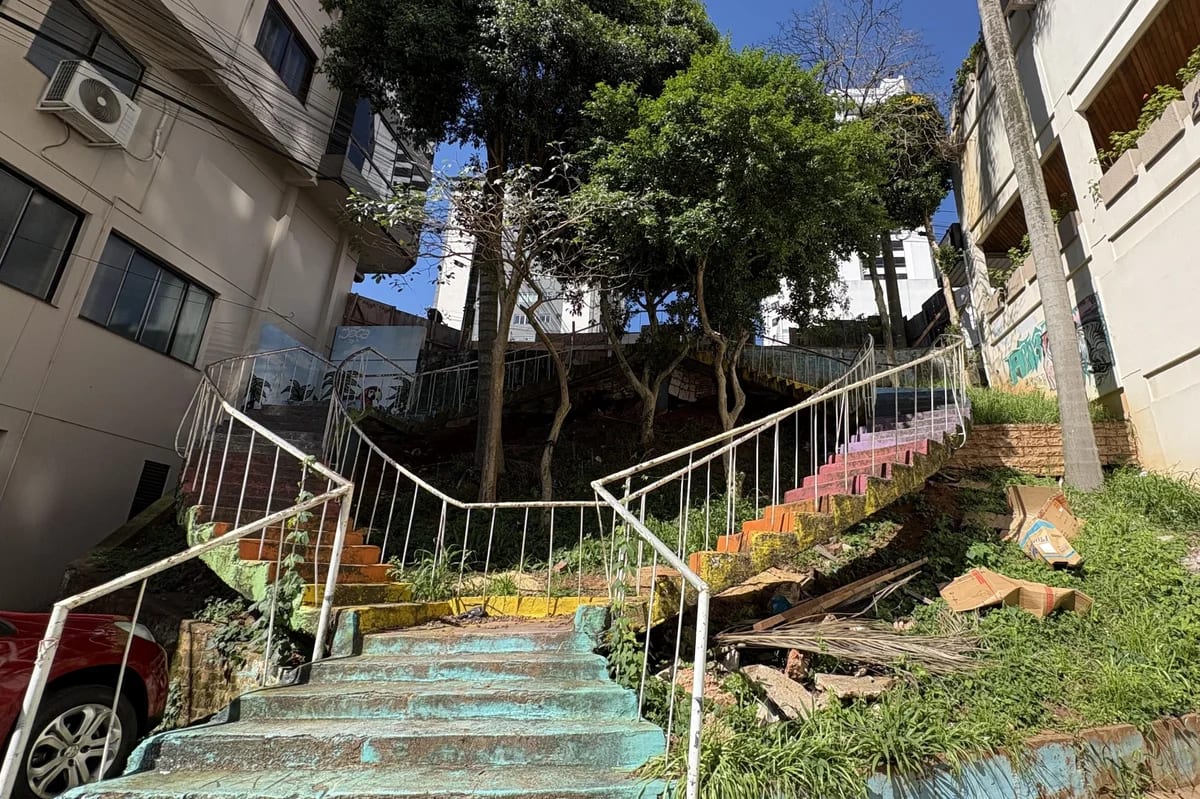Demolição do muro da escadaria da Rua Independência começa segunda (26)