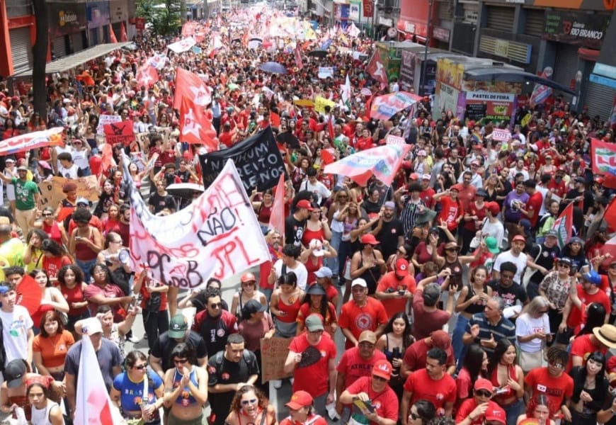 Campinas toma as ruas em defesa da democracia e pela reeleição de Lula
