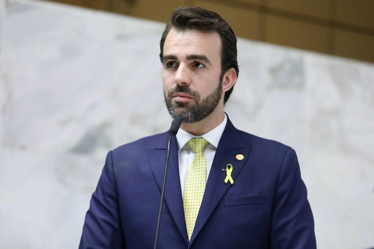 MP Eleitoral mira campanha de Lucas Bove por uso de imagem de Bolsonaro