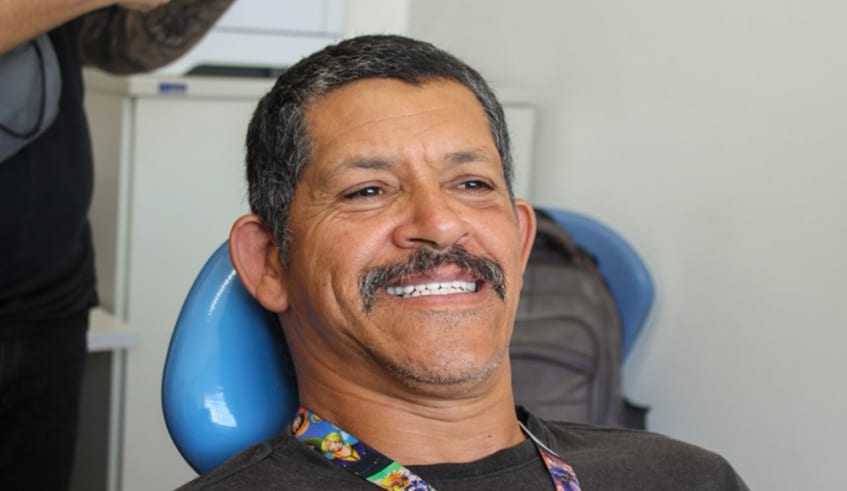 Mogi das Cruzes lança programa de próteses dentárias gratuitas