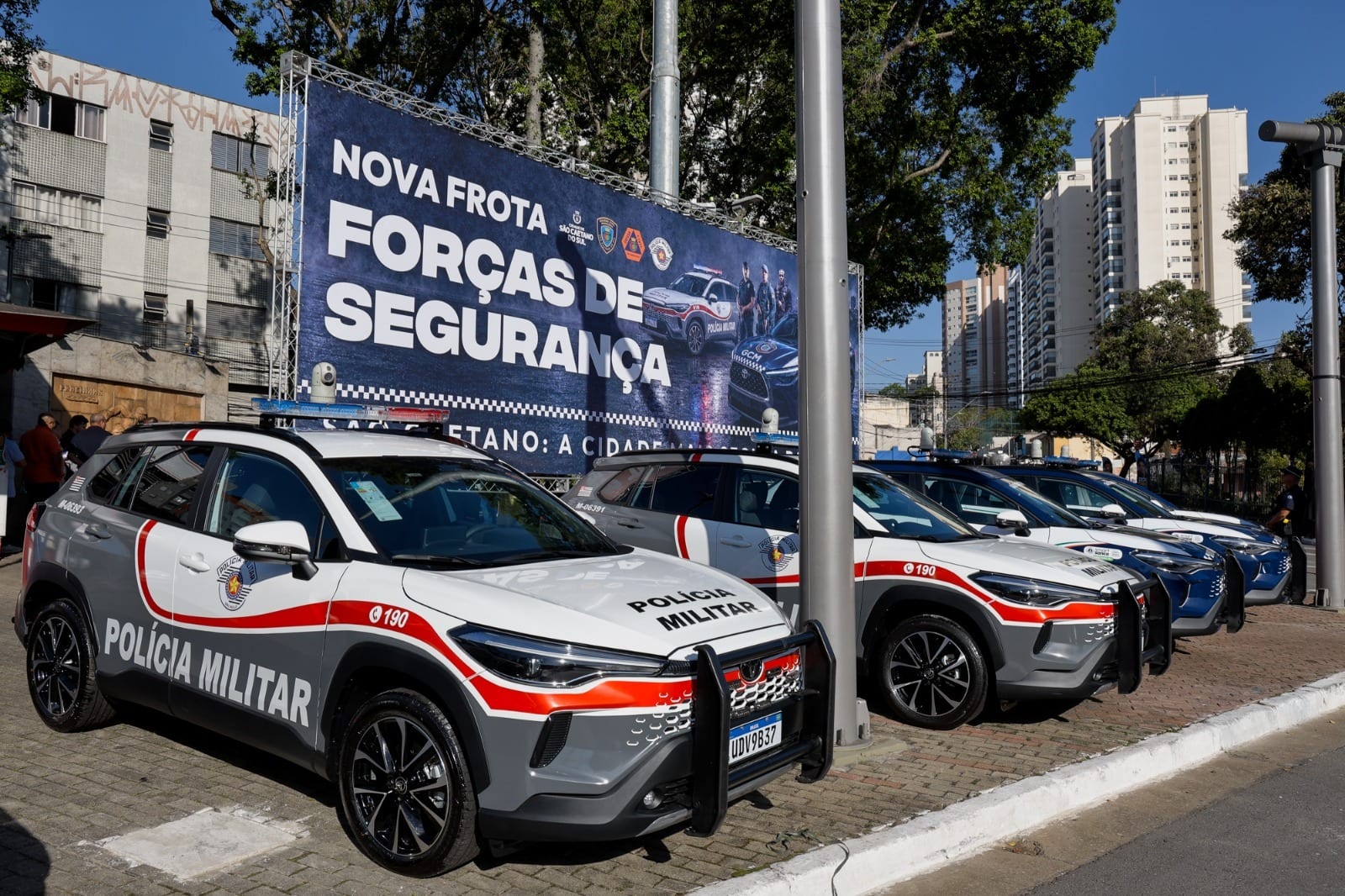 São Caetano entrega 25 novas viaturas às forças de segurança