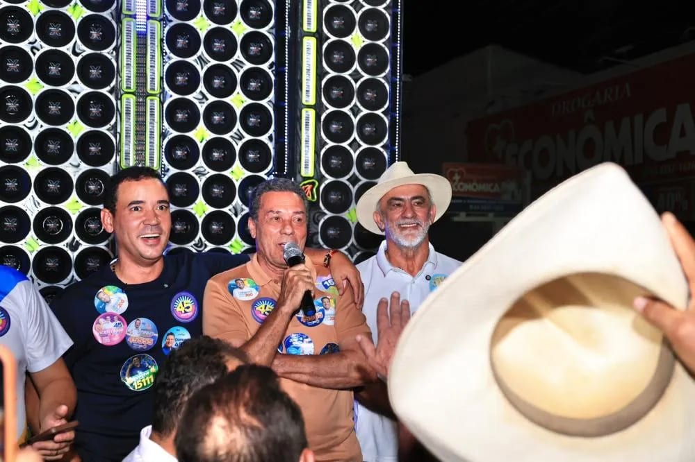 Luxemburgo e Vicentinho fazem ato em Formoso do Araguaia e pedem votos