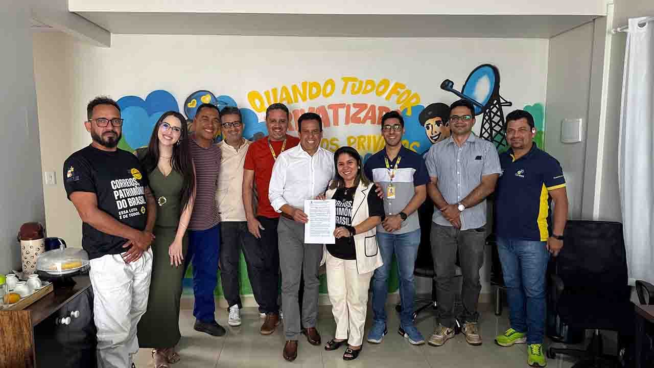 Fábio Vaz firma pacto em Palmas pela preservação e fortalecimento dos Correios