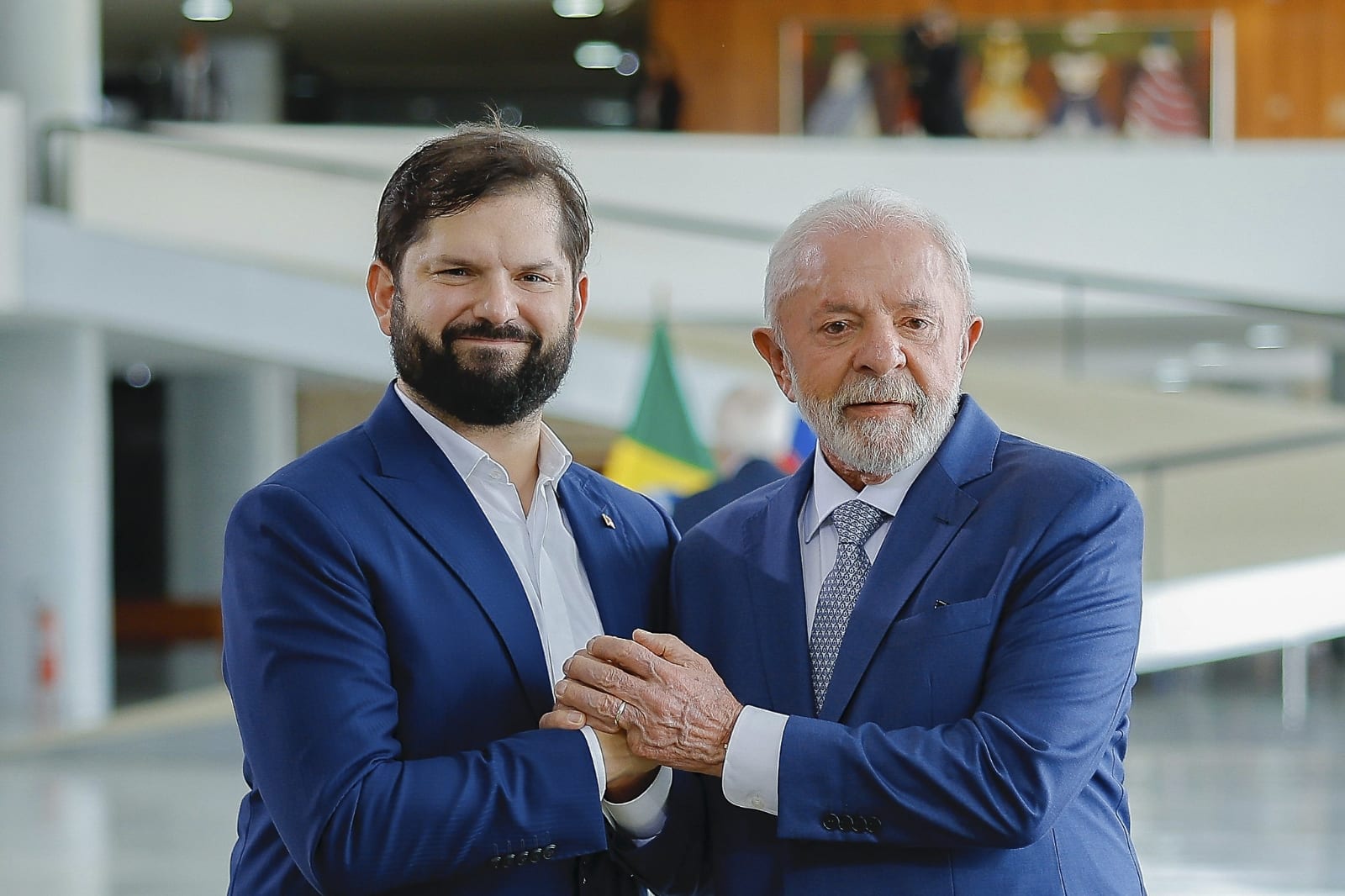 Boric faz o L e declara apoio a Lula: “Lula é humanidade”