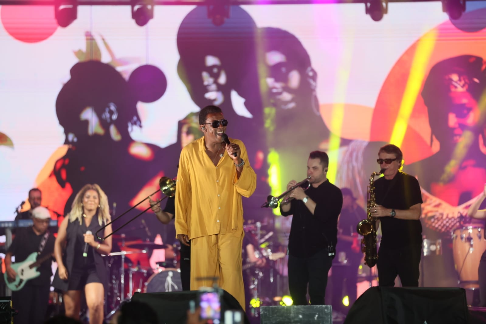 Seu Jorge leva sucessos à primeira noite do Festival Gastronômico de Taquaruçu