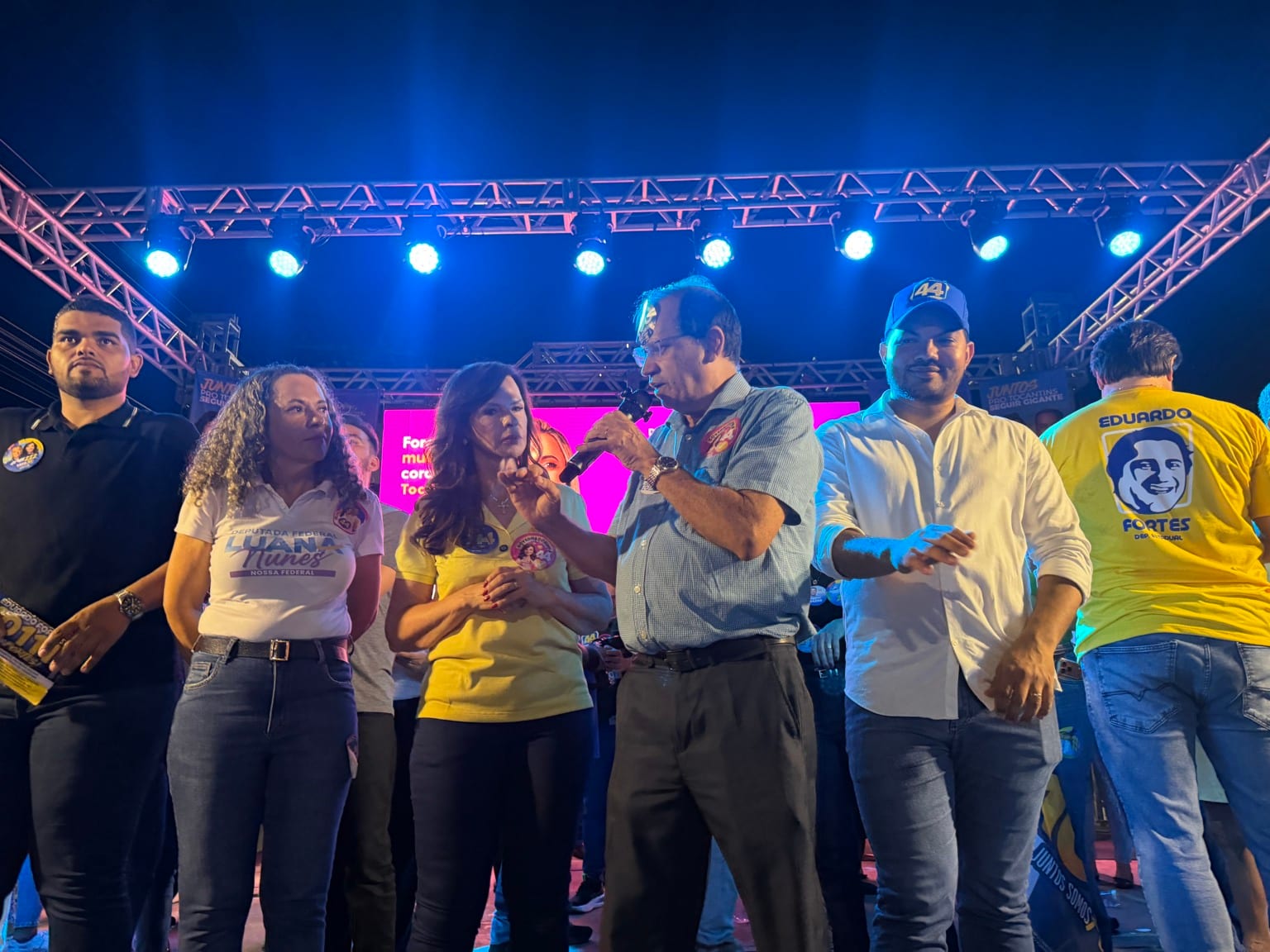 Eli compõe palanque de Dorinha em Gurupi com Wanderlei, Gomes e Gaguim, lança “cuidadômetro” e comenta “rumores”