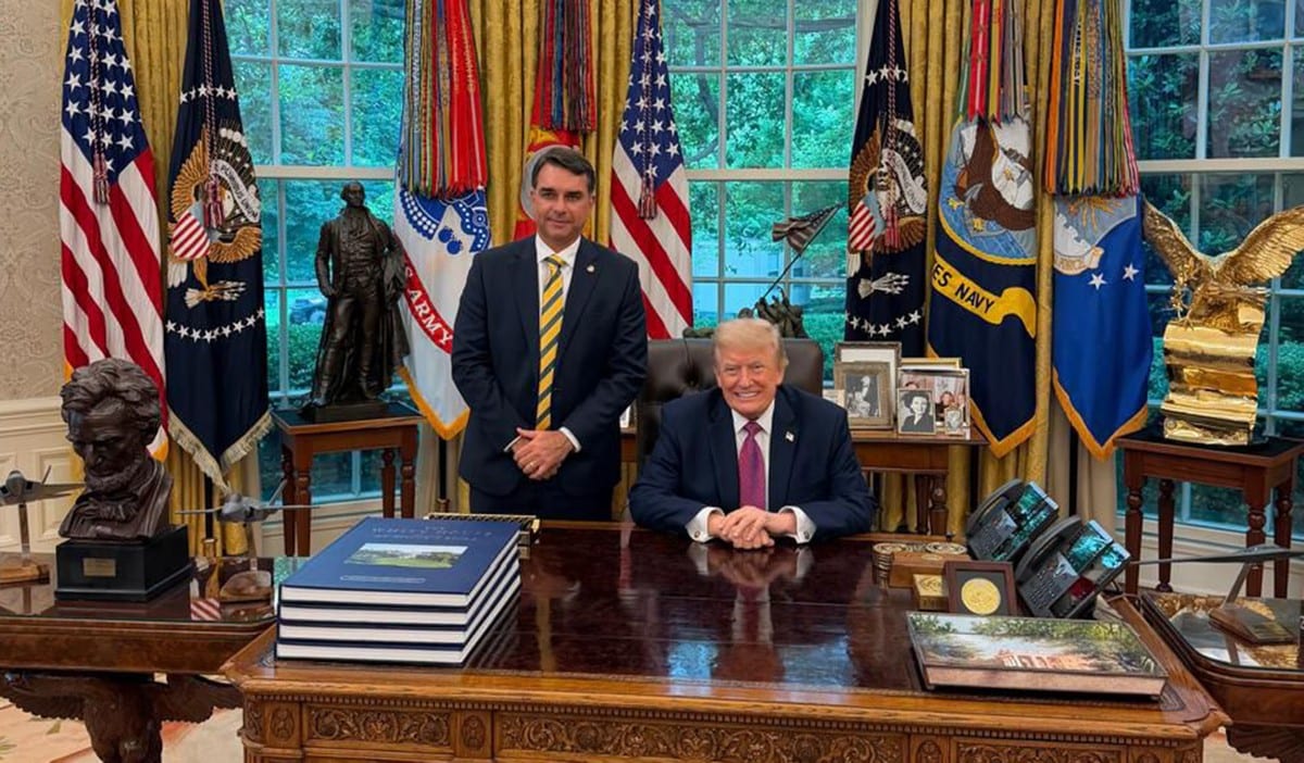 Trump deve explicações ao Congresso americano sobre fuga de Flávio Bolsonaro, diz deputado às vésperas de eleição nos EU