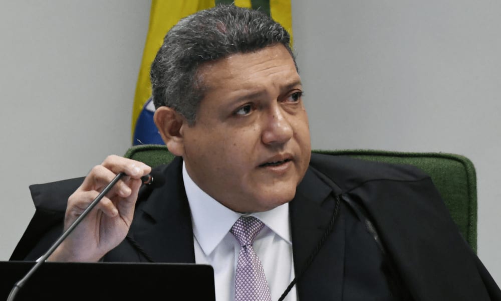 Após canal ser retomado, Nunes Marques manda ‘Exército de Lula’ ser registrado no TSE