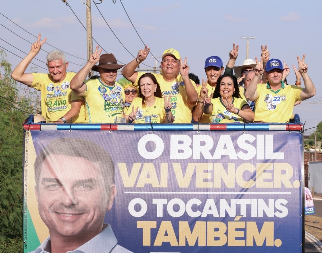 Eduardo Gomes participou da carreata “Acorda Brasil” em Palmas
