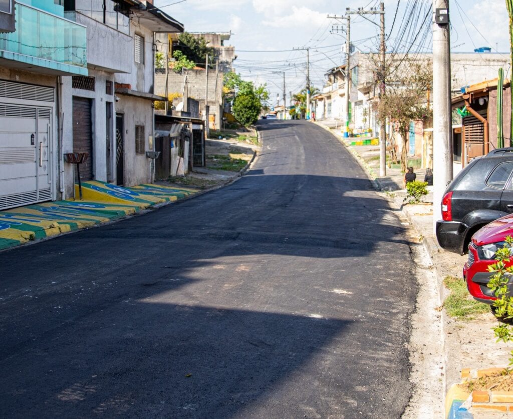 Ferraz de Vasconcelos asfalta três ruas após fresagem