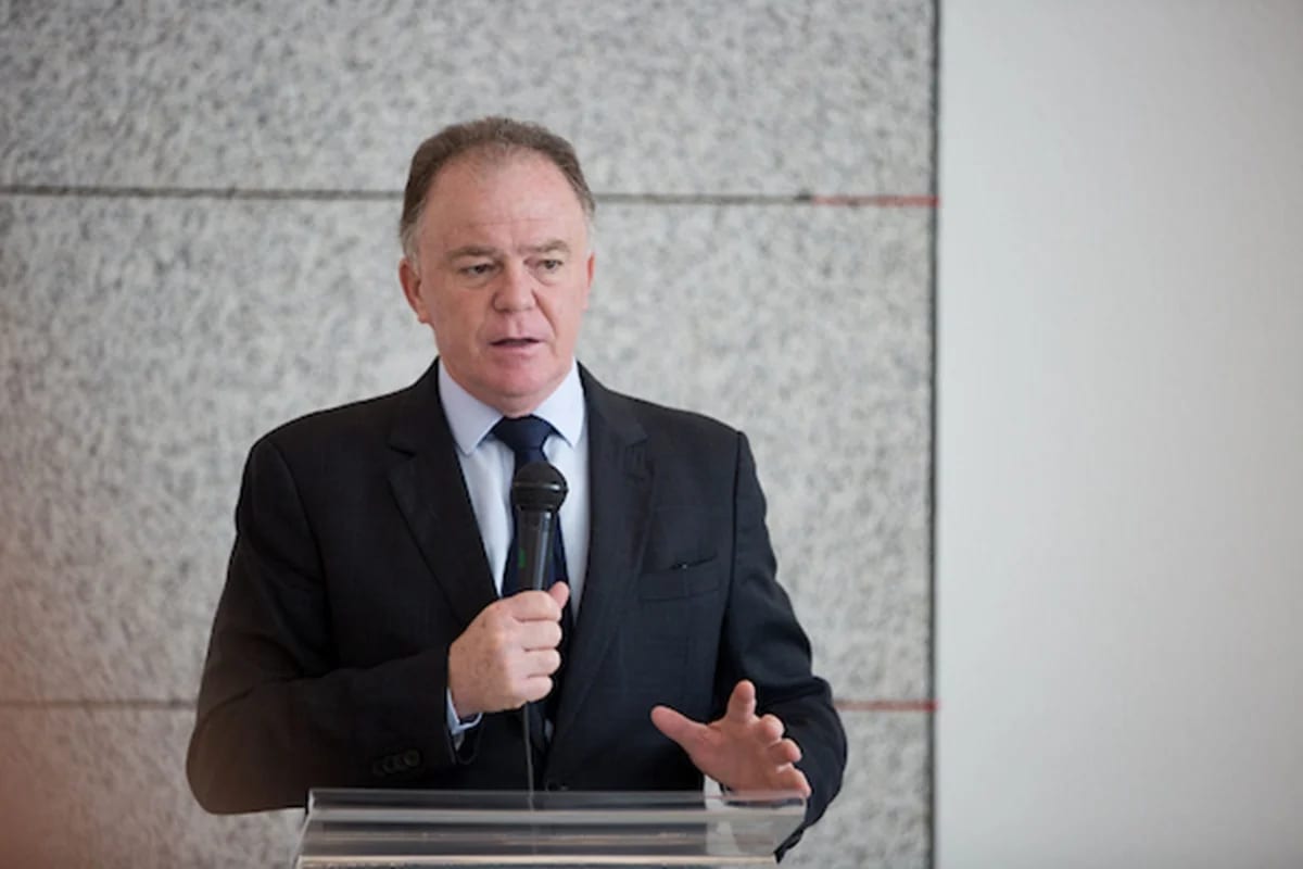 Casagrande lidera disputa ao Senado no ES com 30%