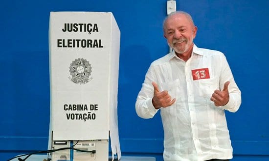 Lula vota em São Bernardo e destaca mobilização popular nas eleições de 2026