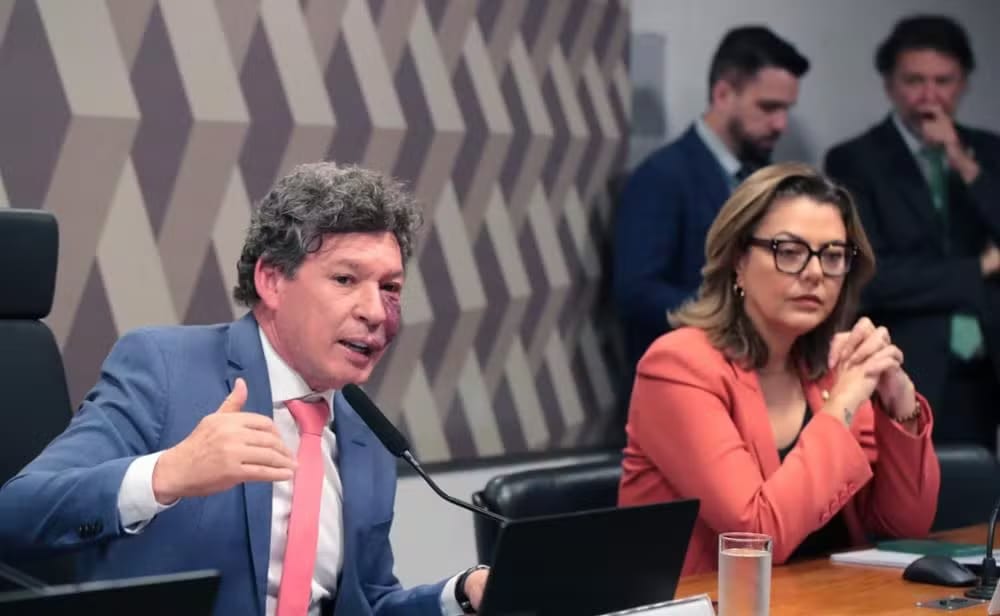Senado aprova fim da 'taxa das blusinhas'; texto segue para sanção presidencial