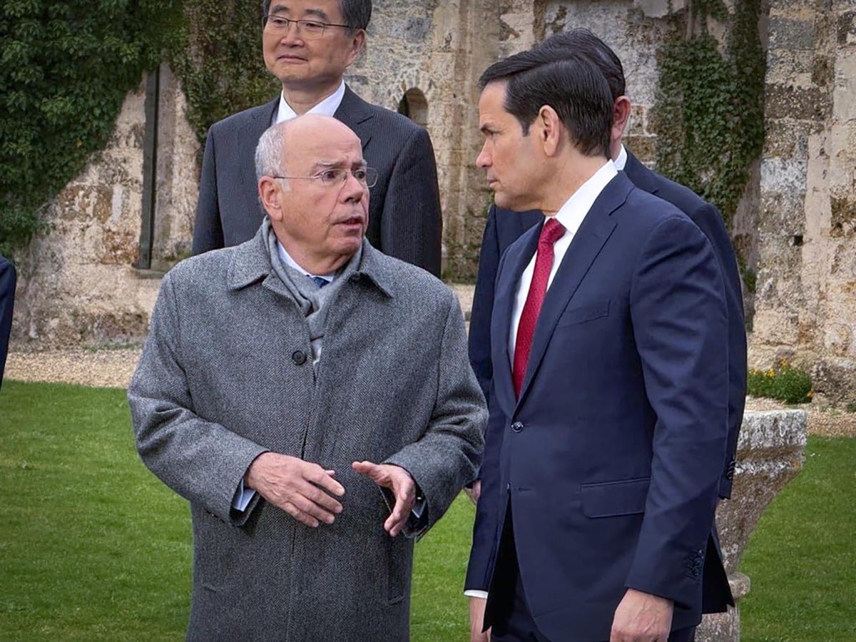 Mauro Vieira conversa com Marco Rubio dias após fuga de Flávio Bolsonaro aos EUA