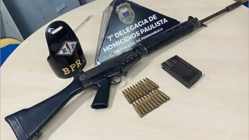 Fuzil e munições de calibre pesado do Exército são encontrados no Pina, na Zona Sul do Recife
