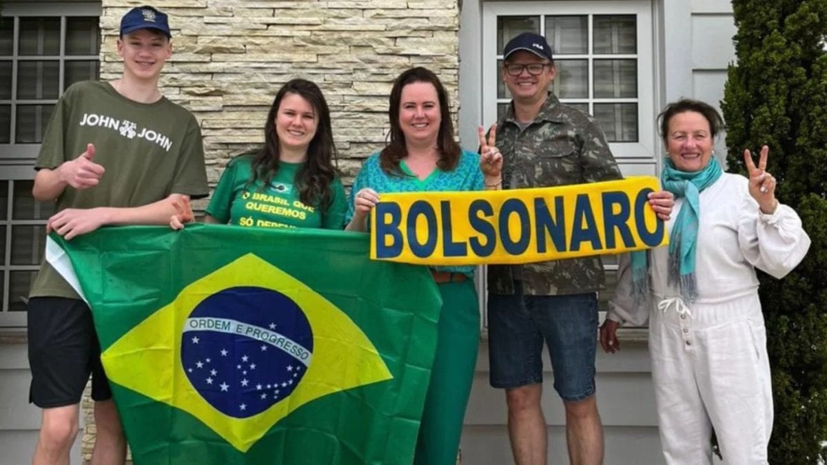 Farmácia vê história de 36 anos ser abalada por retaliação política ligada as listas de boicotes em SC após vitória de L