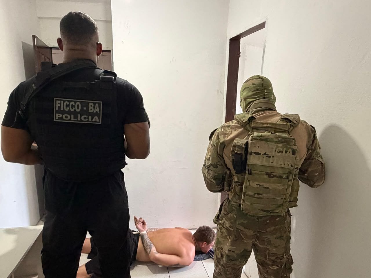 Traficante russo é preso na Bahia ao tentar vender armas