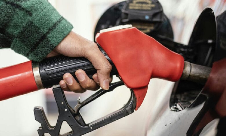 Projeto permite que estados vendam gasolina E0 e E10, diz deputado