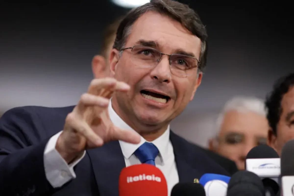 Políticos citados no caso Master se elegem apesar do desgaste