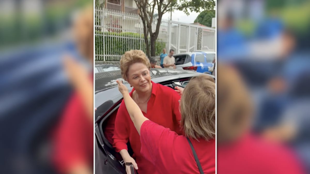 Dilma vota em BH e é recebida por apoiadores aos gritos