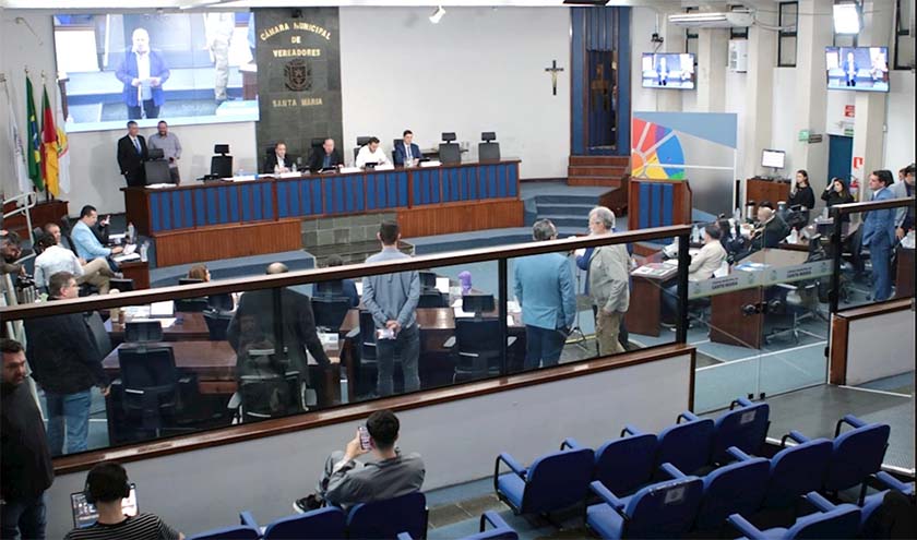 Câmara de Santa Maria rejeita programa de vacinação antirrábica por 12 a 7