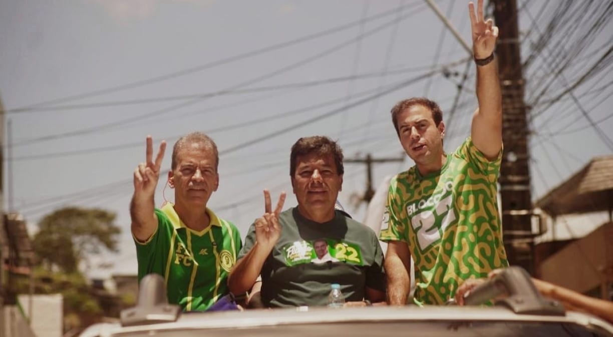Carreata pró‑Flávio reúne centenas na Zona Norte do Recife neste domingo (18)