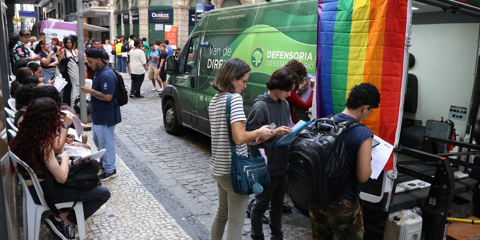 Marcha Trans & Travesti ocupa o centro do Rio neste sábado (19) em defesa da democracia