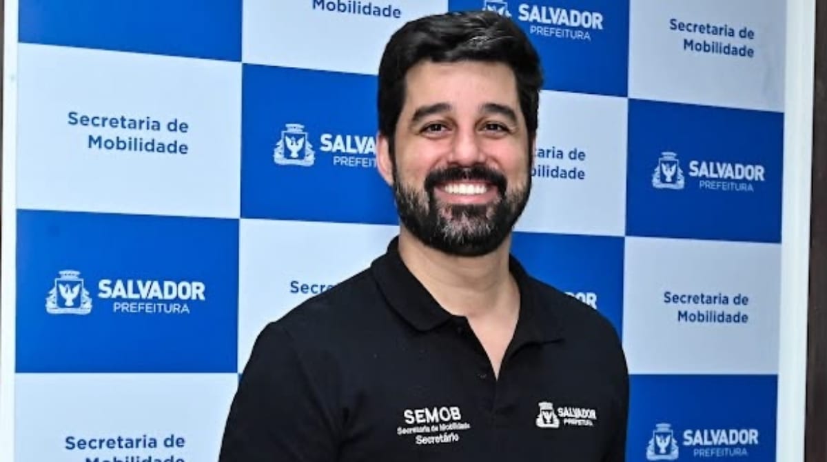 Prefeitura de Salvador confirma que secretário com prisão decretada está em Paris
