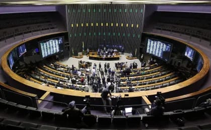 Câmara aprova medida provisória que acaba com a “taxa das blusinhas”
