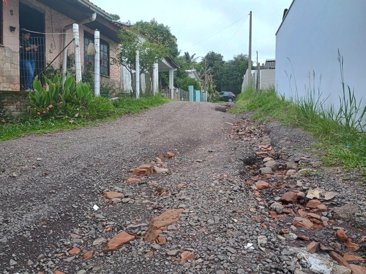 Moradores do bairro Renascença cobram pavimentação e manutenção em via de Santa Cruz