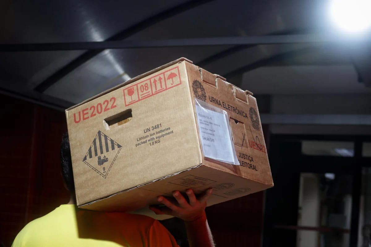 "As informações chegavam via portais de notícia", diz mesário sobre prorrogação de horário de votação no RS