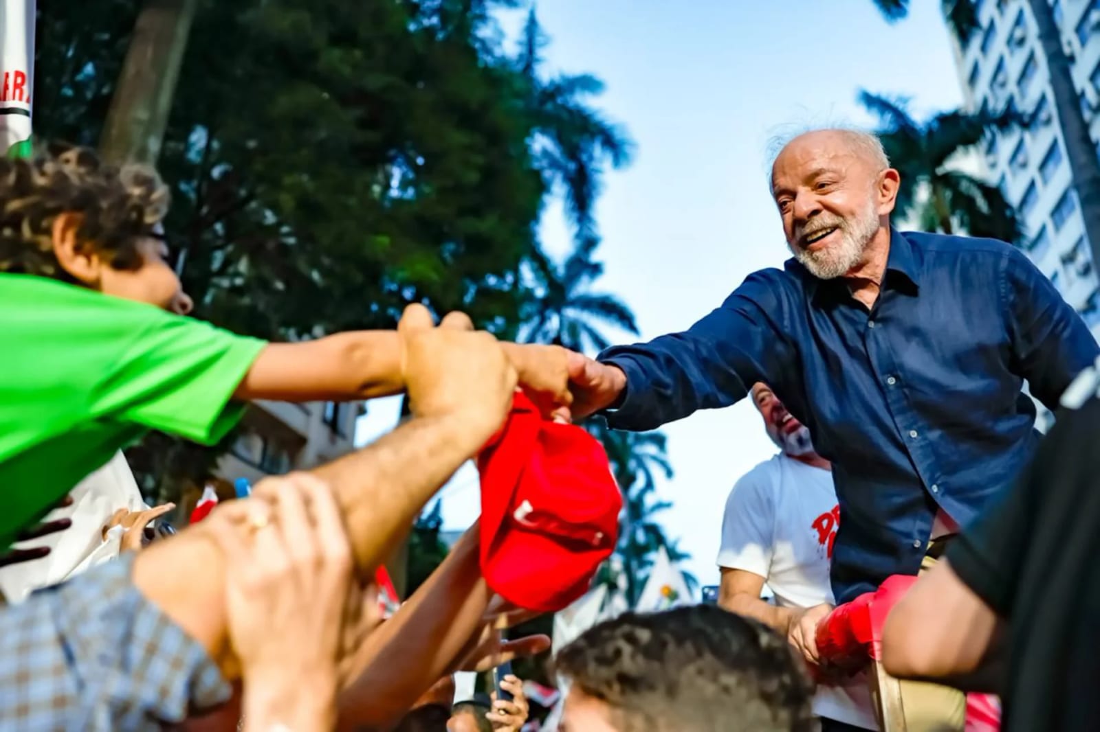 Lula convoca apoiadores em expectativa de reunir público recorde em Copacabana